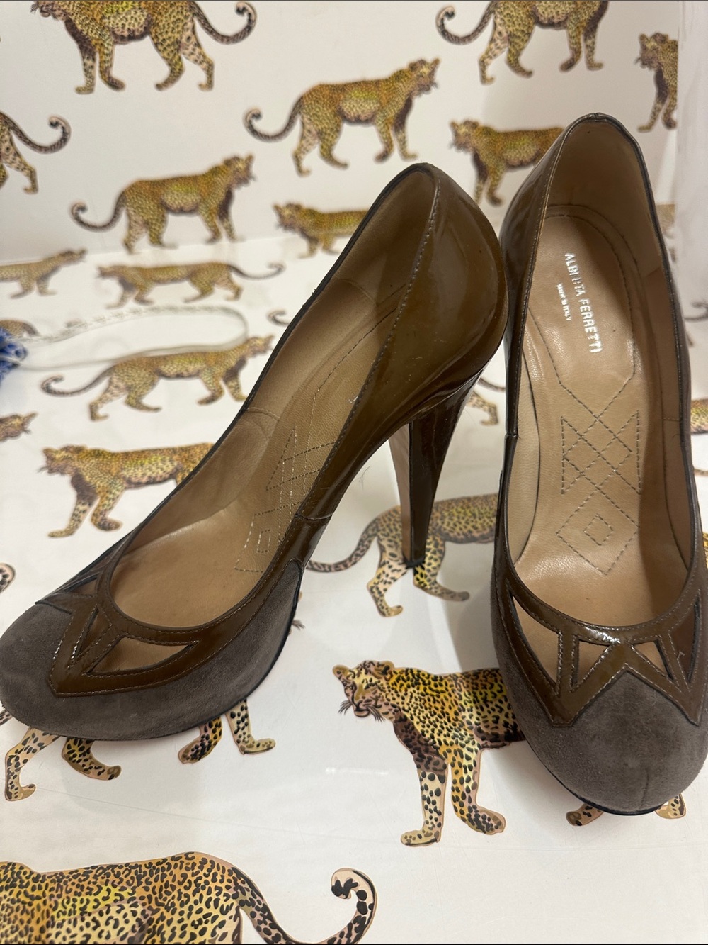 Alberta Ferretti gray Suede and Glossy Brown Patent High Heel Pumps - sz 38